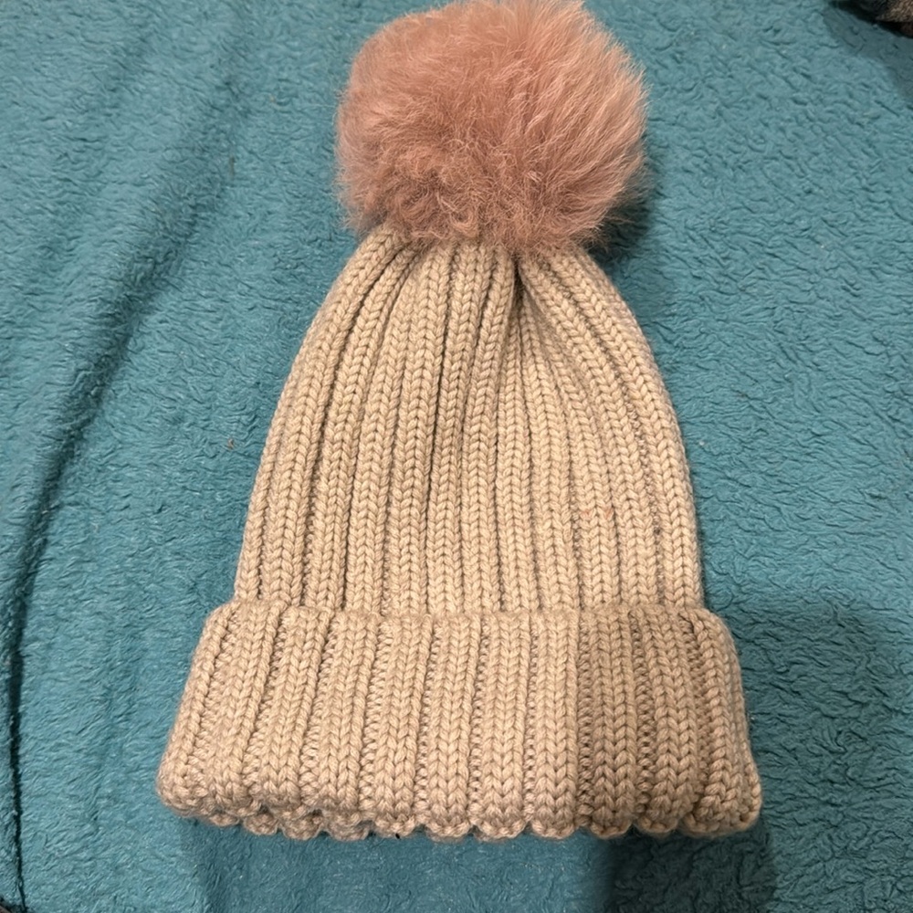 Jocelyn hat